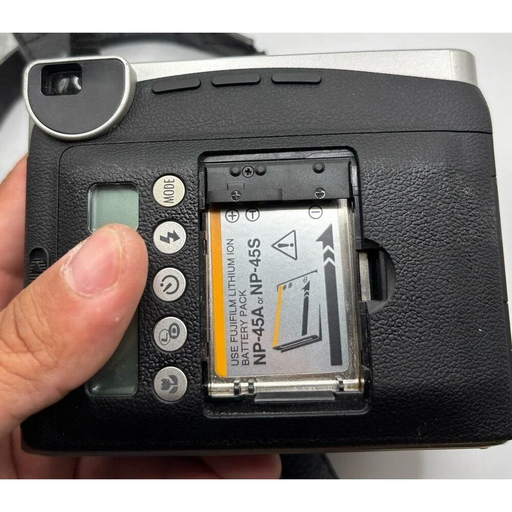 Fujifilm Instax Mini 90 Neo Classic Instant Film Camera with 1 Battery Black